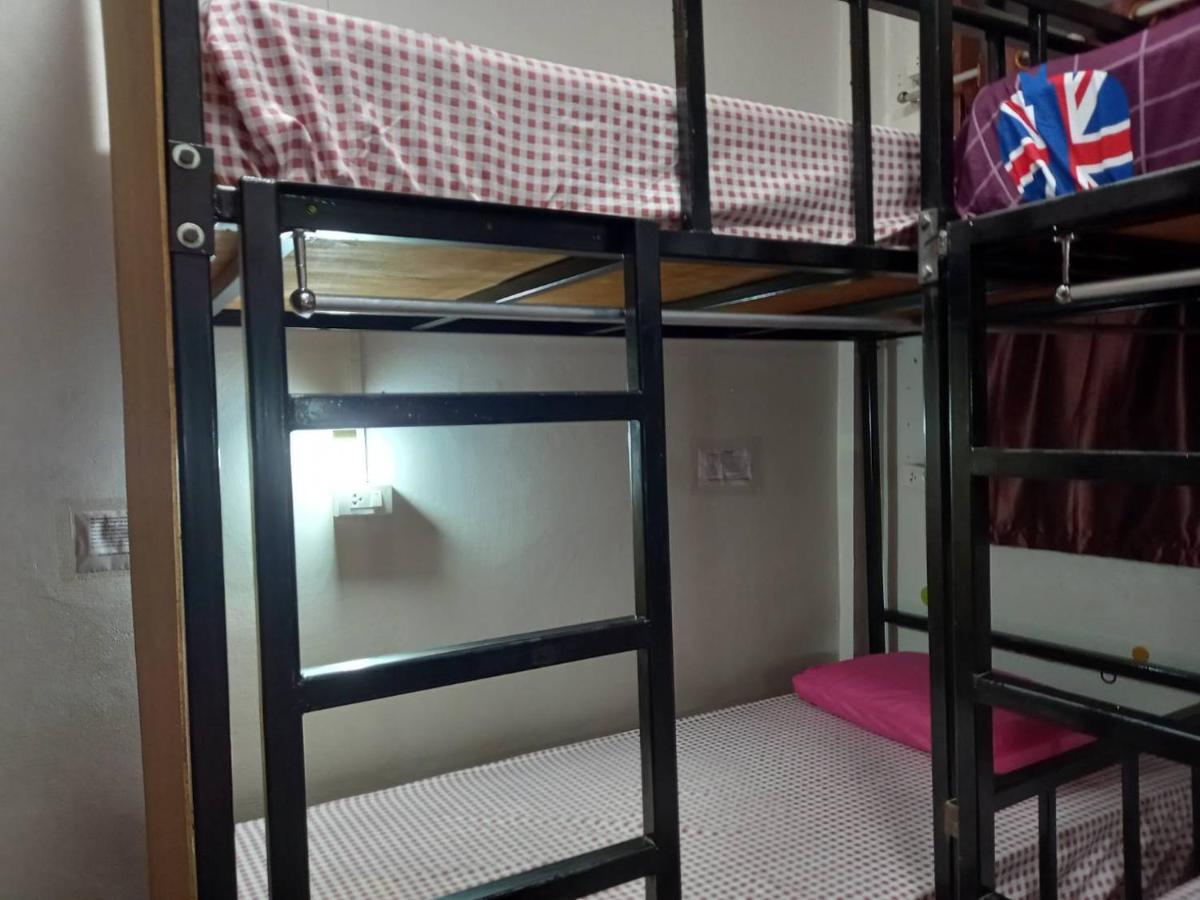 בנגקוק Sleepwith Me Hostel מראה חיצוני תמונה